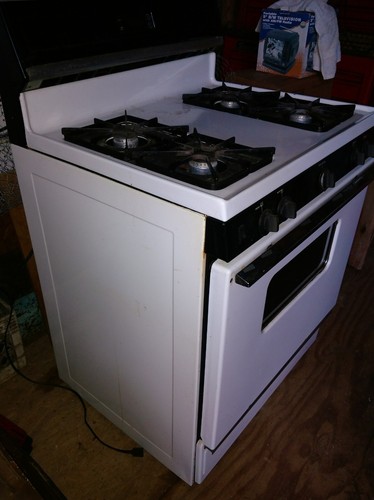 HOTPOINT?  4.8 CU.FT. FREE-STANDING GAS RANGE, WHITE