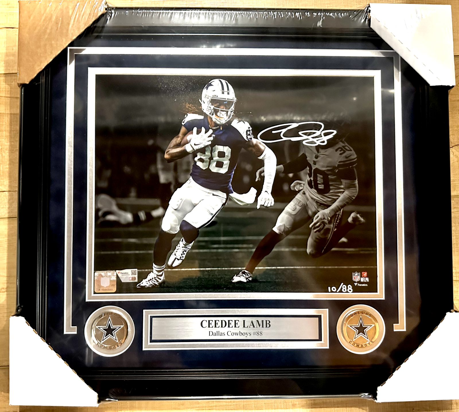 Ezekiel Elliott Pre Printed Signature Signed Mounted Photo