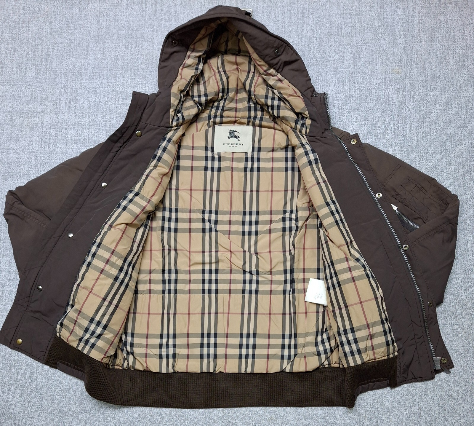 Burberry LONDON Winter Hooded Bomber Jacket Nova Check Burberry LONDON Winter Hooded Bomber Jacket Nova Check