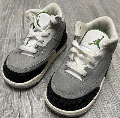 

Кроссовки Jordan 3 Retro с хлорофиллом для малышей (832033 006) —, Light smoke grey/chlorophyll-black-white