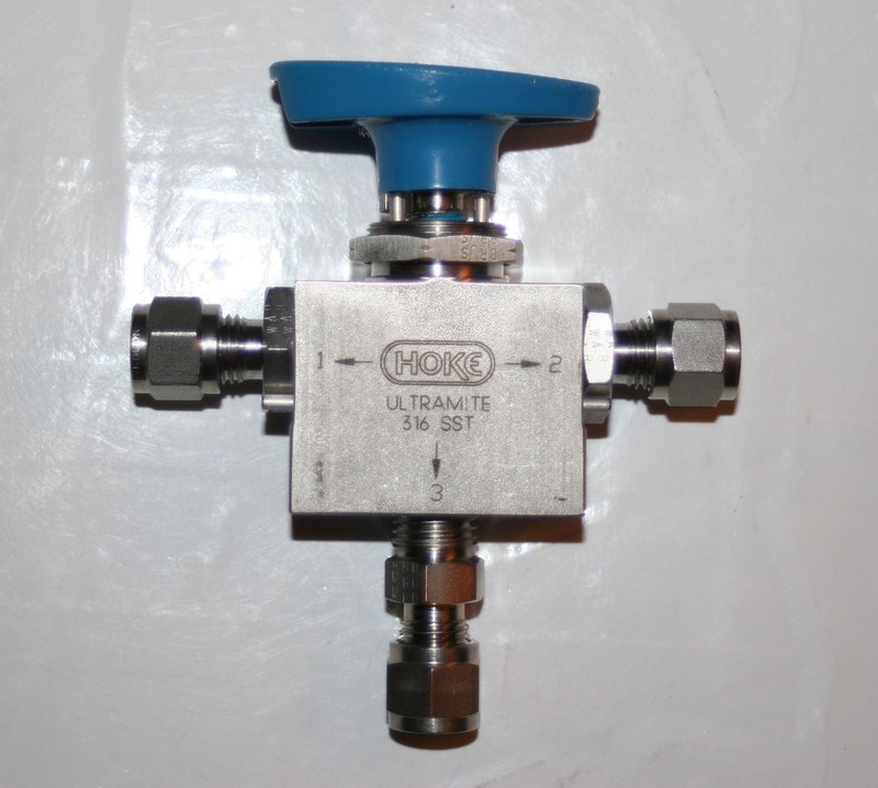  1/4" OD Tube 3-Way Ball Valve 316SS  (500 Psig)  HOKE ULTRAMIGHT 7065G4Y
