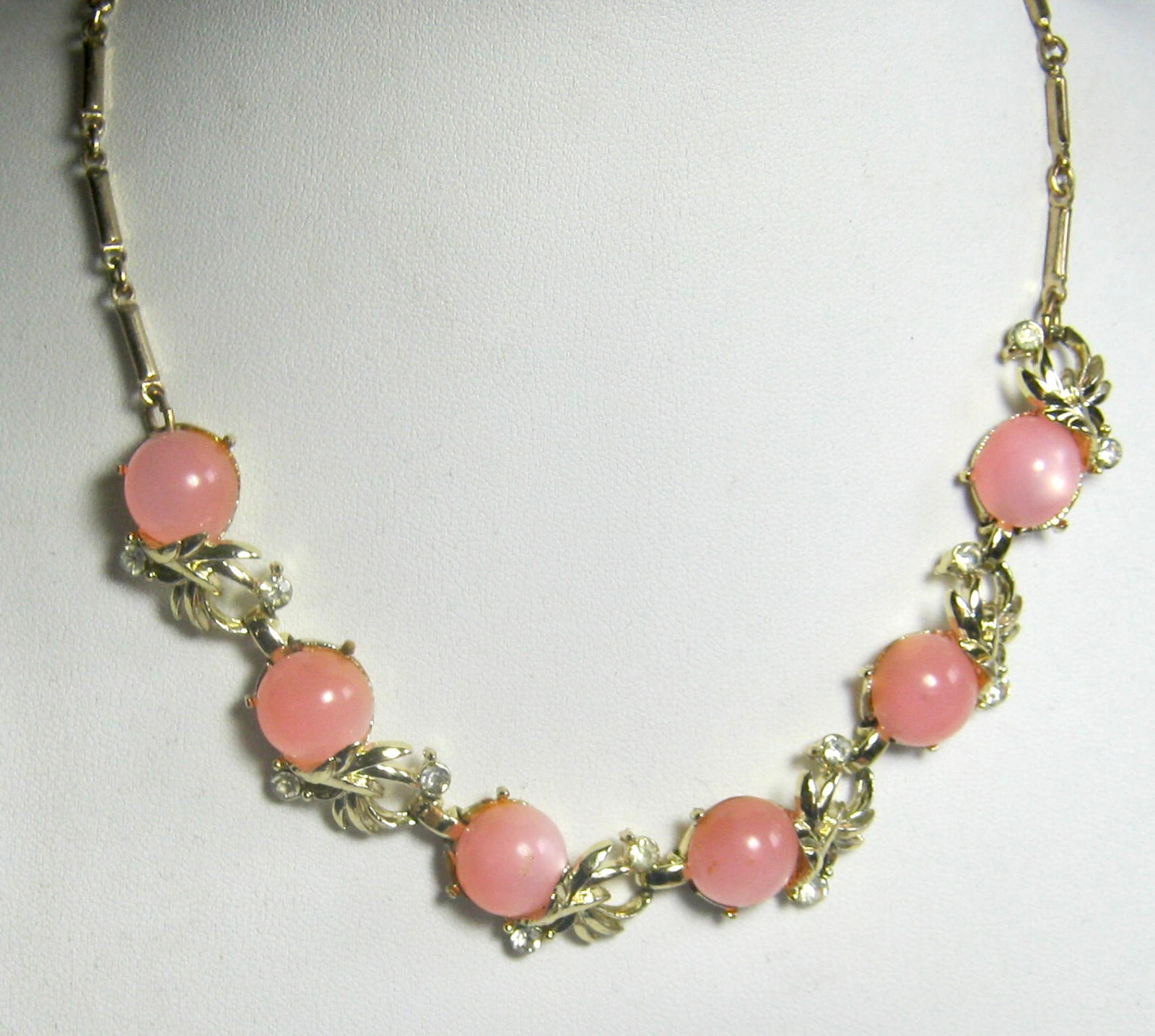 Vintage Goldtone Thermoset Pink Moonstone Necklace 15 1/2