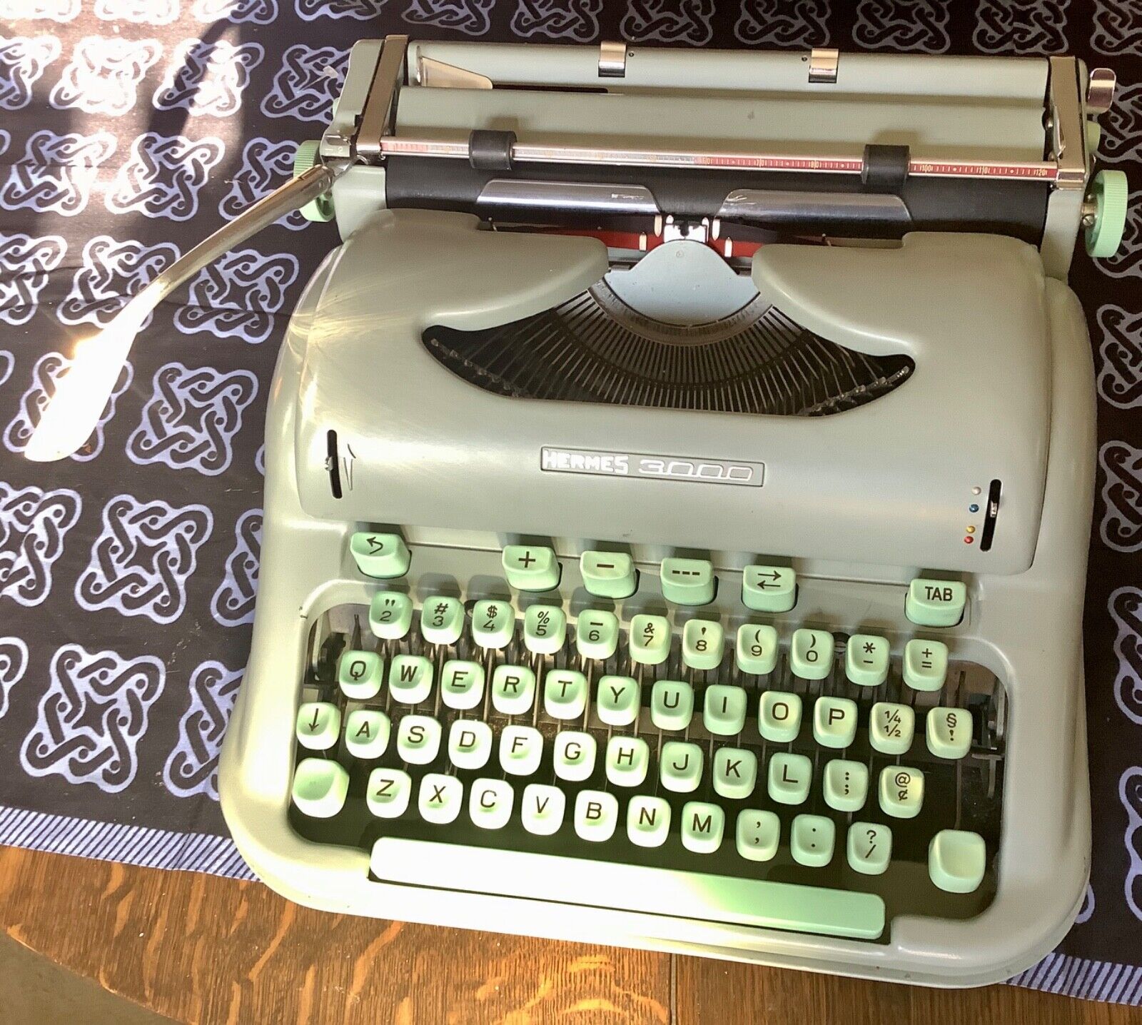 Hermes 3000 Vintage Portable Typewriter in Case Switzerland Hermes 3000 Vintage Portable Typewriter in Case Switzerland
