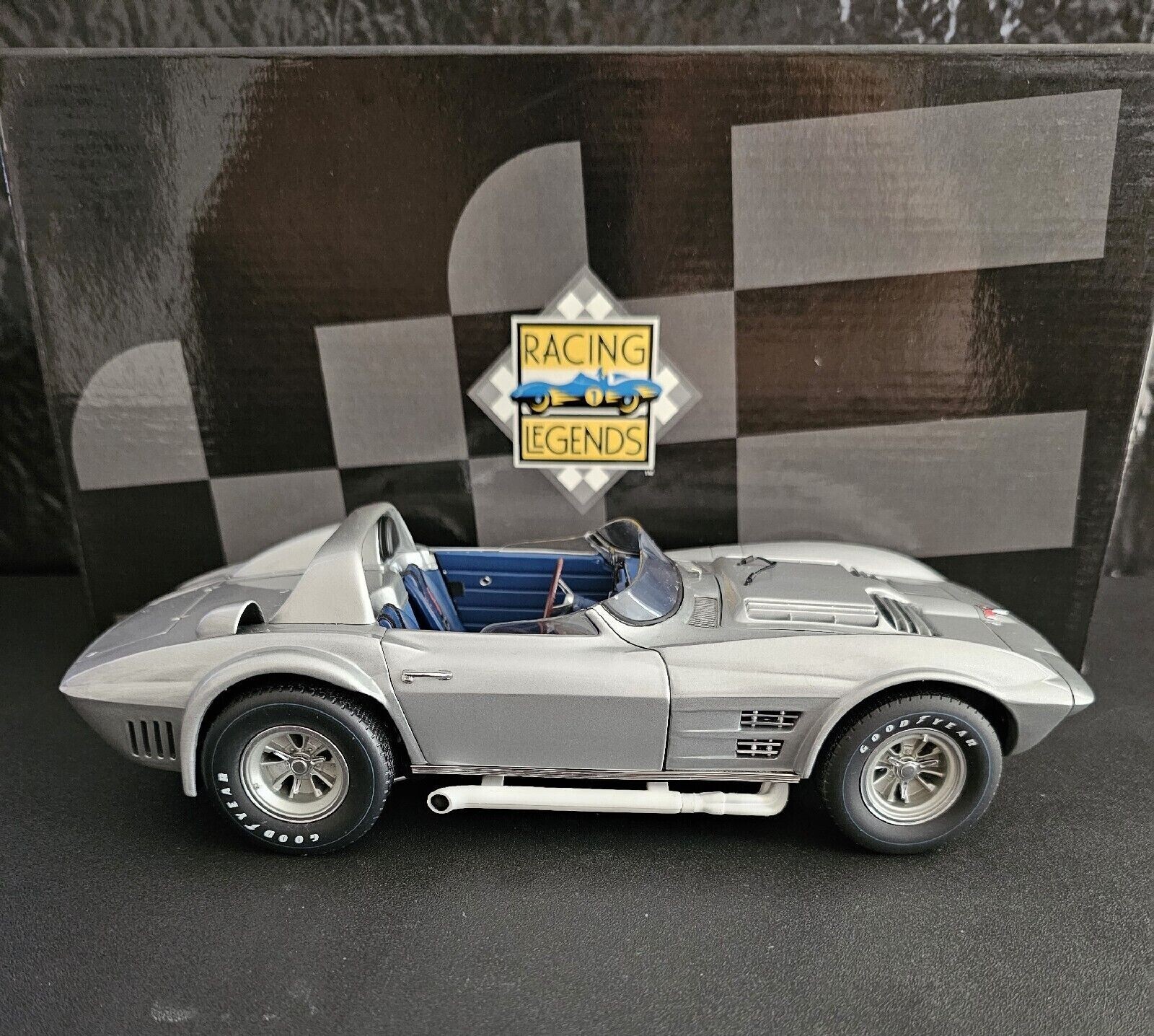 値下 exoto (1/18) コルベット Grand Sports $_57.JPG?set_id=880000500F