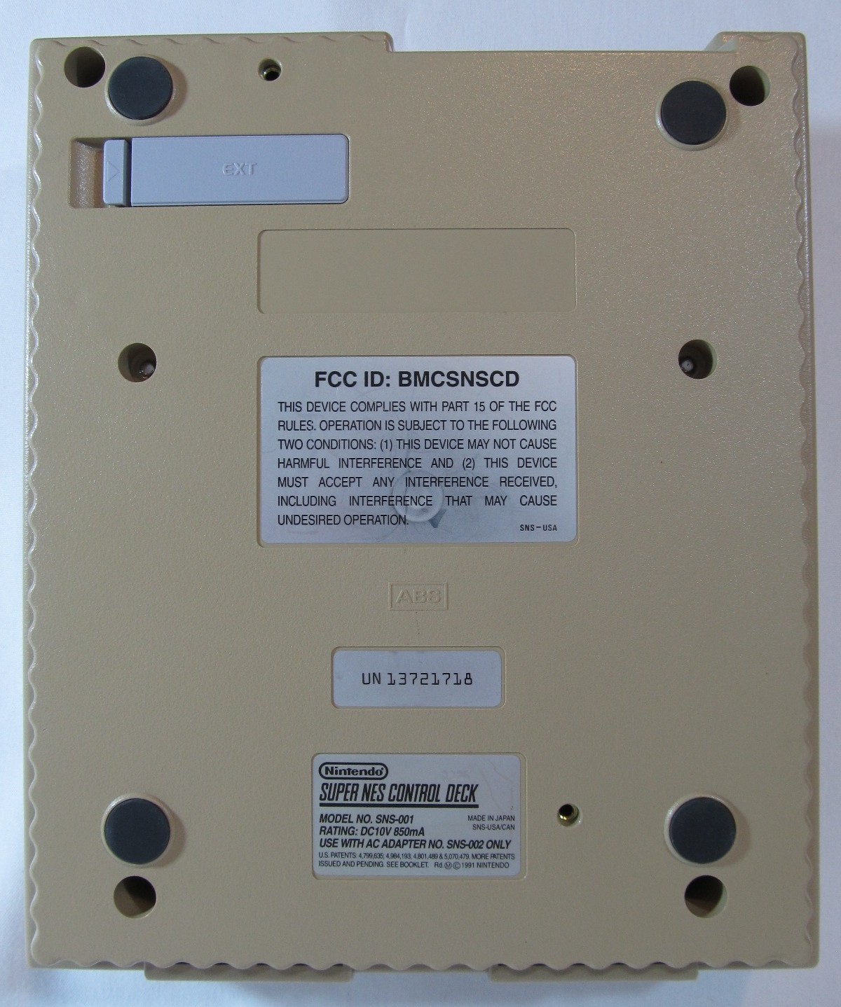 SUPER NINTENDO SNS-001 Console, Controller, Extension and 8 Games