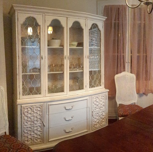 SHABBY VIN ETHAN ALLEN WOOD Cherry Dining Table 6 Cane Back Chairs Buffet/Hutch