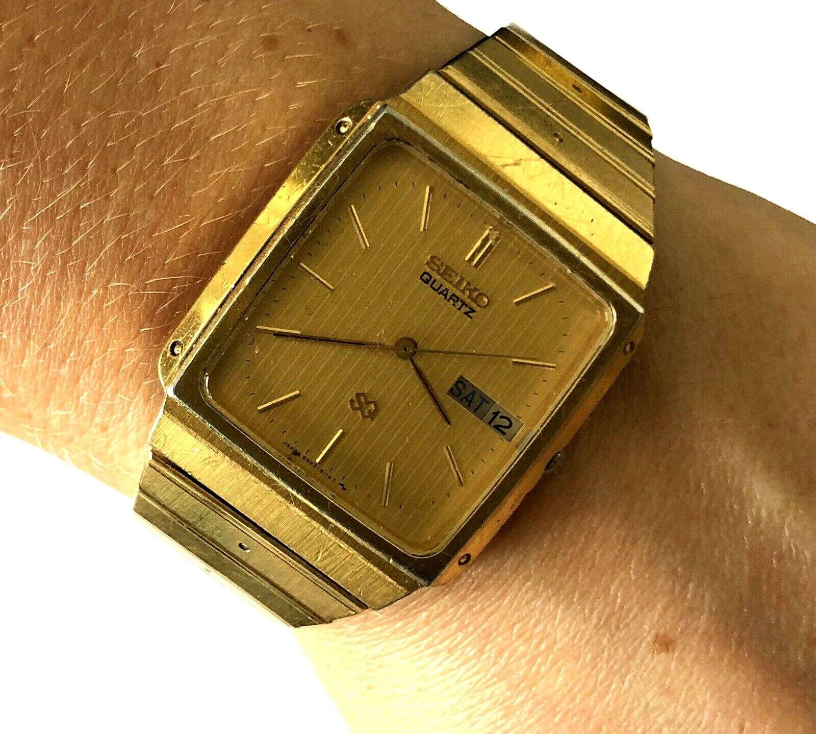 VINTAGE Seiko MENS Quartz 6923 5100 WRIST WATCH Day Date Parts Repair Only