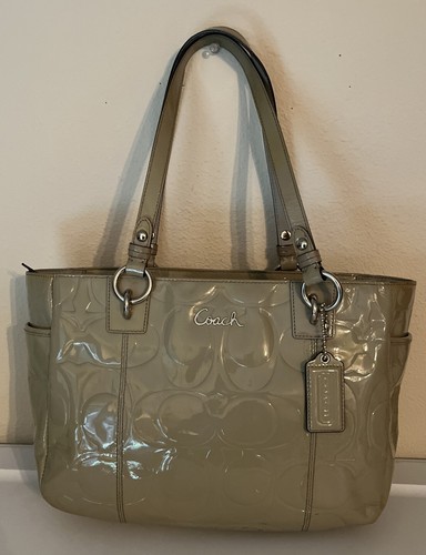 バッグ Coach Embossed Leather Signature Handbag COACH Top Handle Embossed Signature Blue Patent Leather