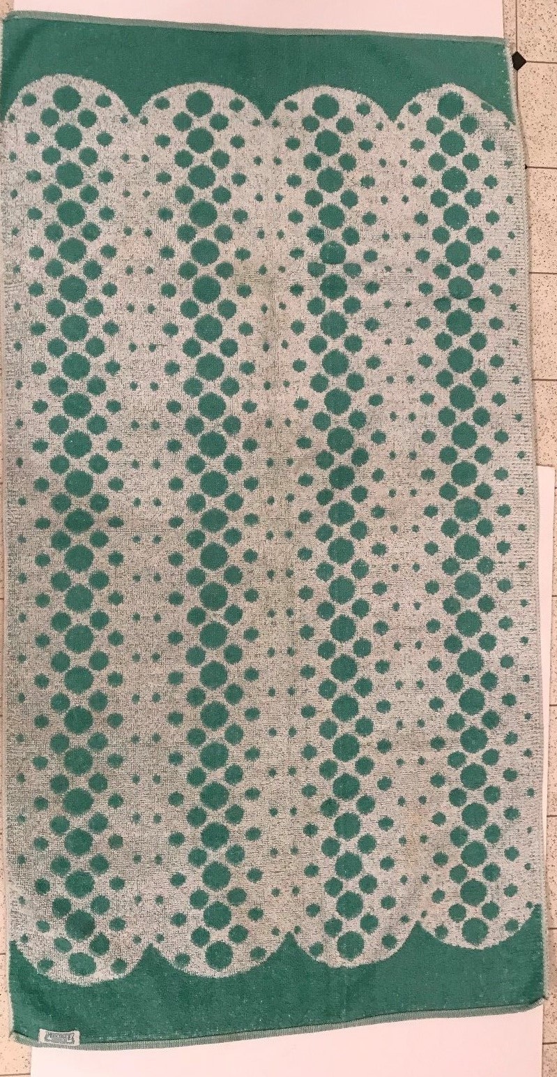 vintage 1960's bath towel green with white circles, Muscogee