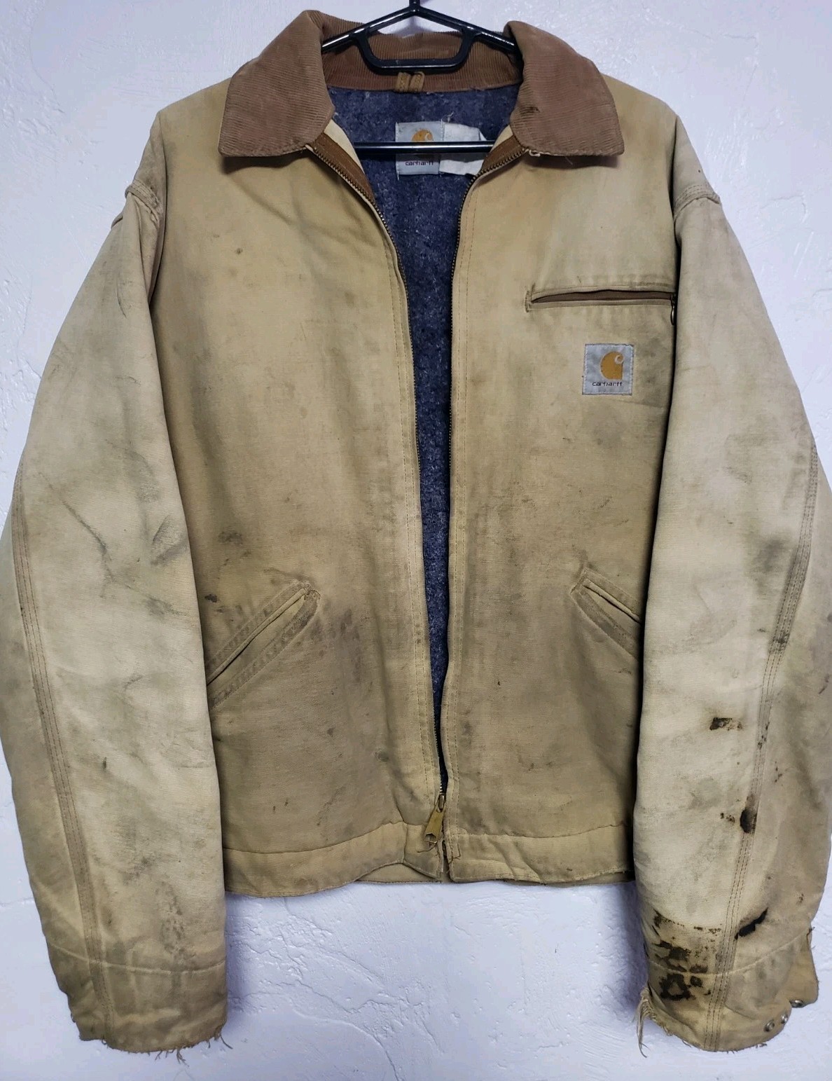 Vintage Carhartt Chore Barn Jacket Sz L Coat Blanket Lined Thrashed Distressed 