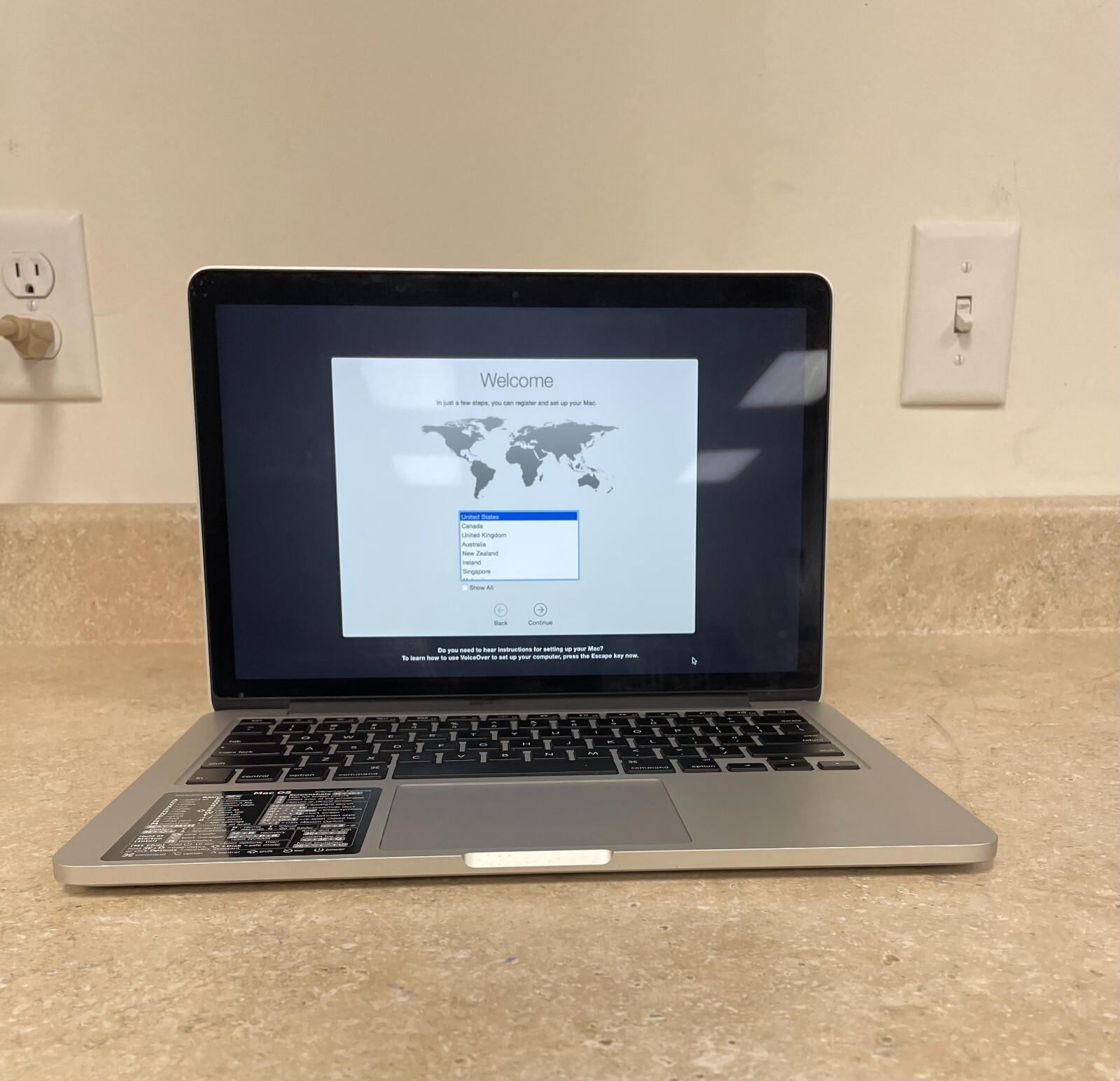 Apple 13” MACBOOK PRO Early 2015 2.7 GHz Dual Core i5 8 GB