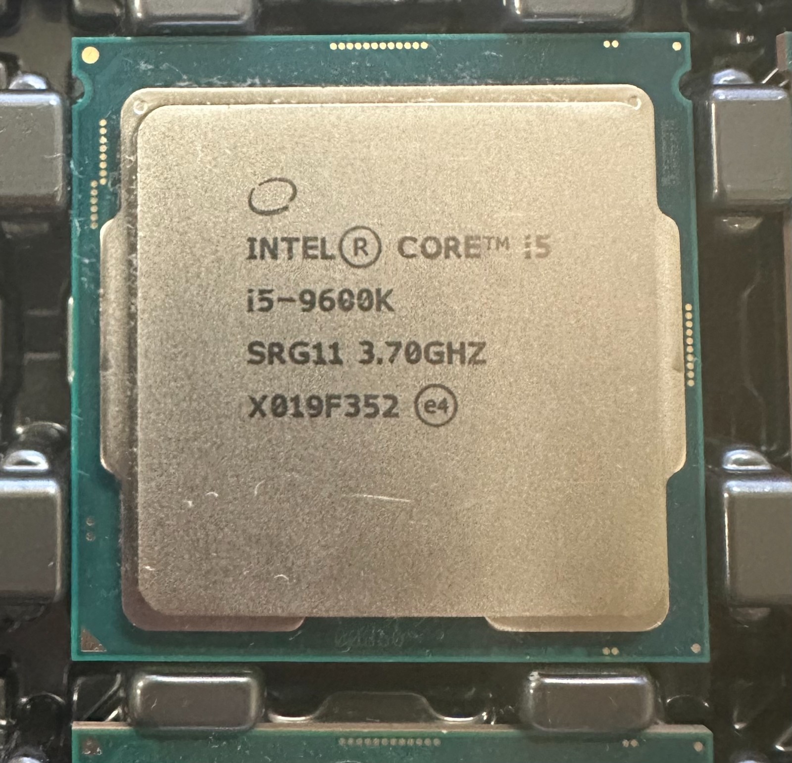 CPU Intel Core i5-9600K LGA1151 CPU Amazon.com: Intel Core i5-9600K Desktop Processor 6 Cores up