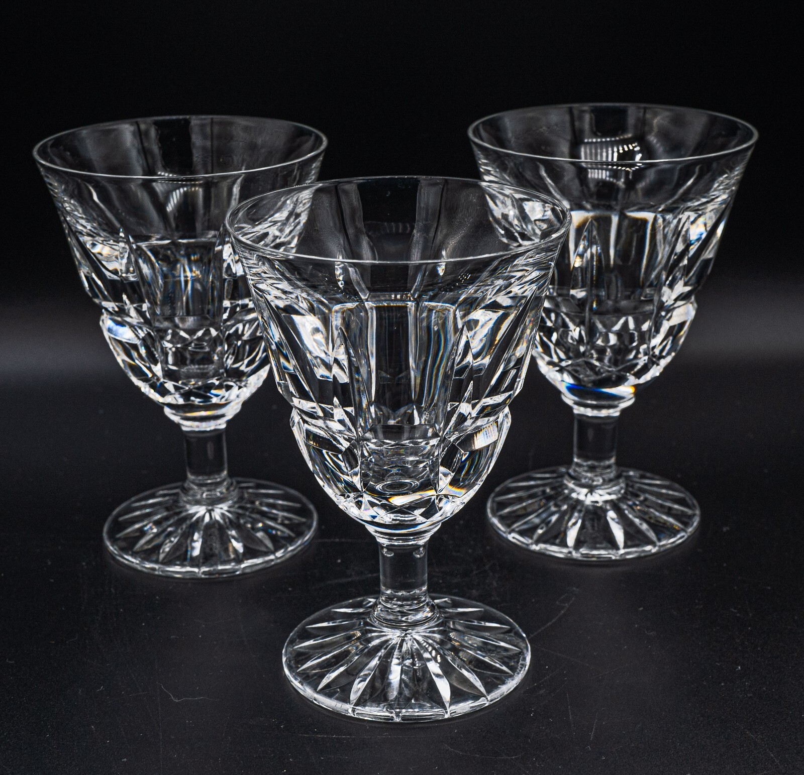 Daum France Crystal DAU9 Wine Glasses 4 1/8