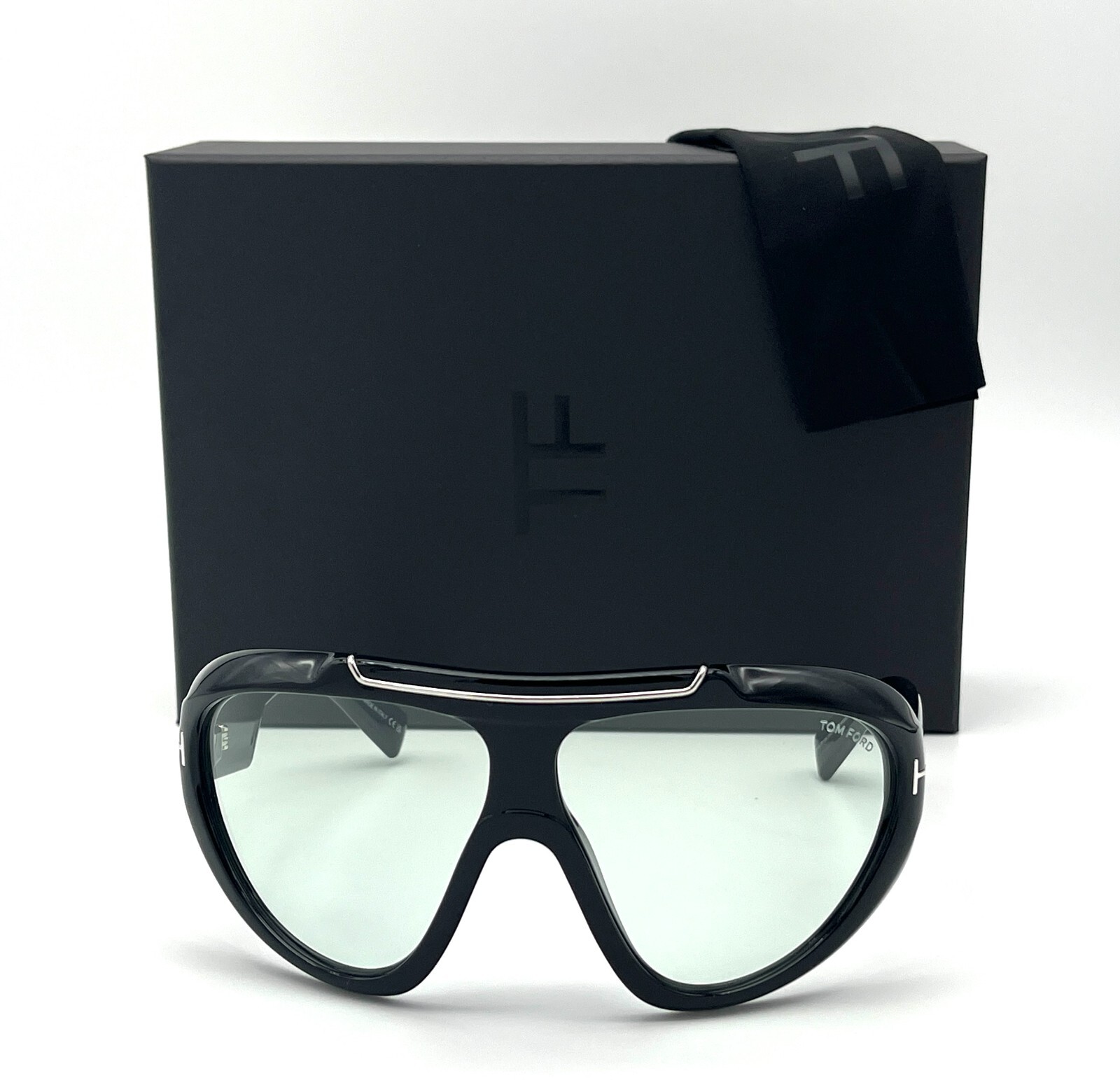 Pre-owned Tom Ford Linden Ft1094 01n Black / Green Photochromic Sunglasses Tf1094