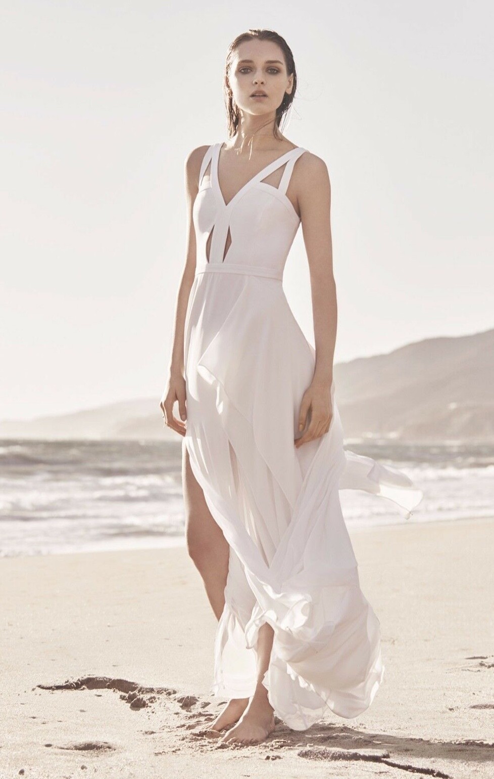 BCBG MAX AZRIA WHITE JULIANA CUTOUT RUFFLE GOWN WQR67H39 BCBG MAX AZRIA WHITE JULIANA CUTOUT RUFFLE GOWN WQR67H39