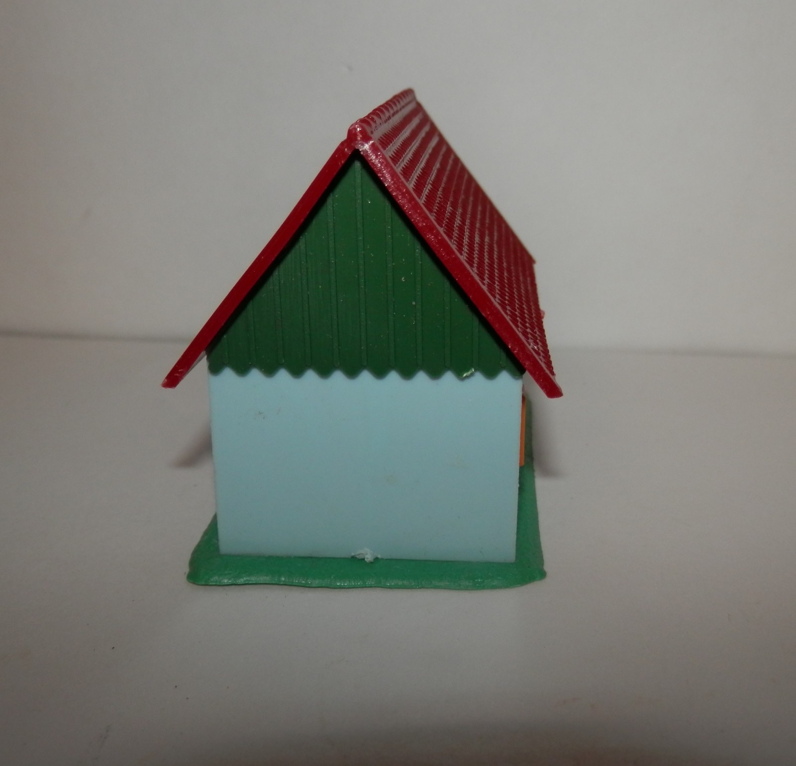 HO Scale Small A Frame House with Red Roof & Green Door