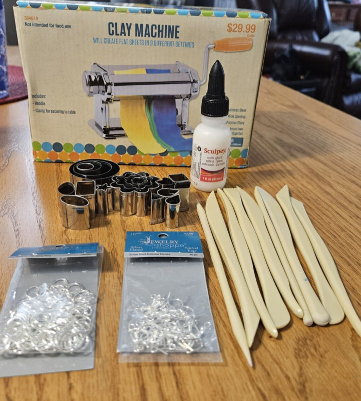 Clay machine and accessories ready to make jewelry