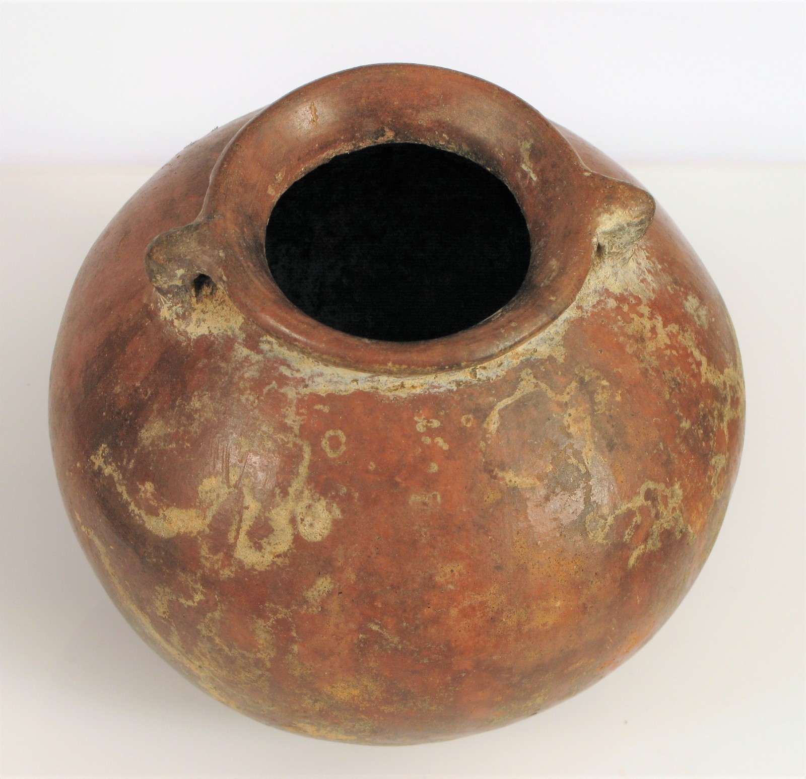 ANCIENT PRE COLUMBIAN POTTERY VESSEL WITH ROUND BASE WITH SMALL HANDLES