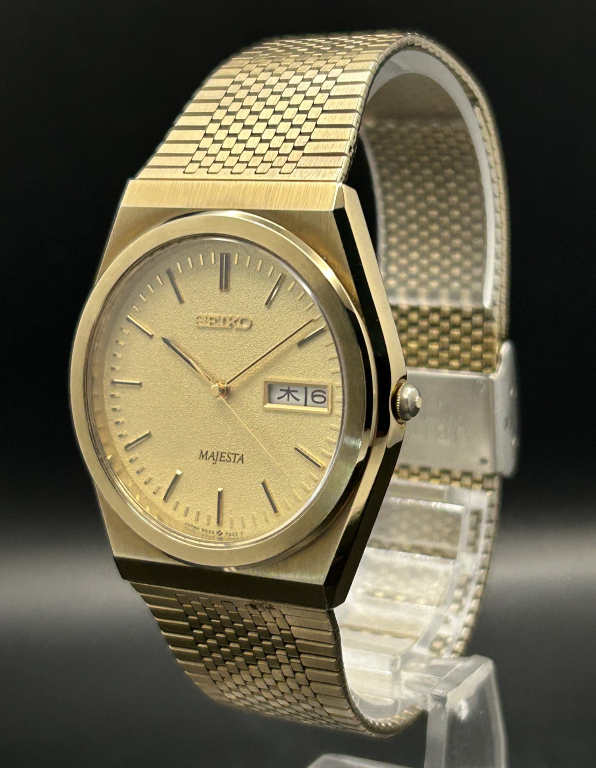 SEIKO WATCH MAJESTA 9533-7000 ANTIMAGNETIC QUARTZ DAY DATE