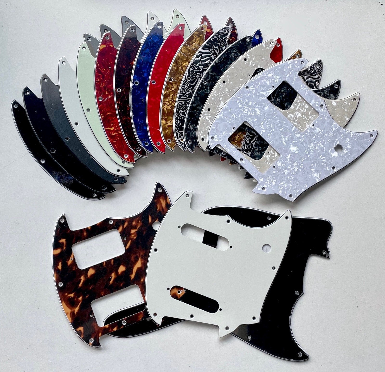 Squier Sonic Mustang HH ピックガード交換済み Squier Sonic® Mustang® HH – Fender
