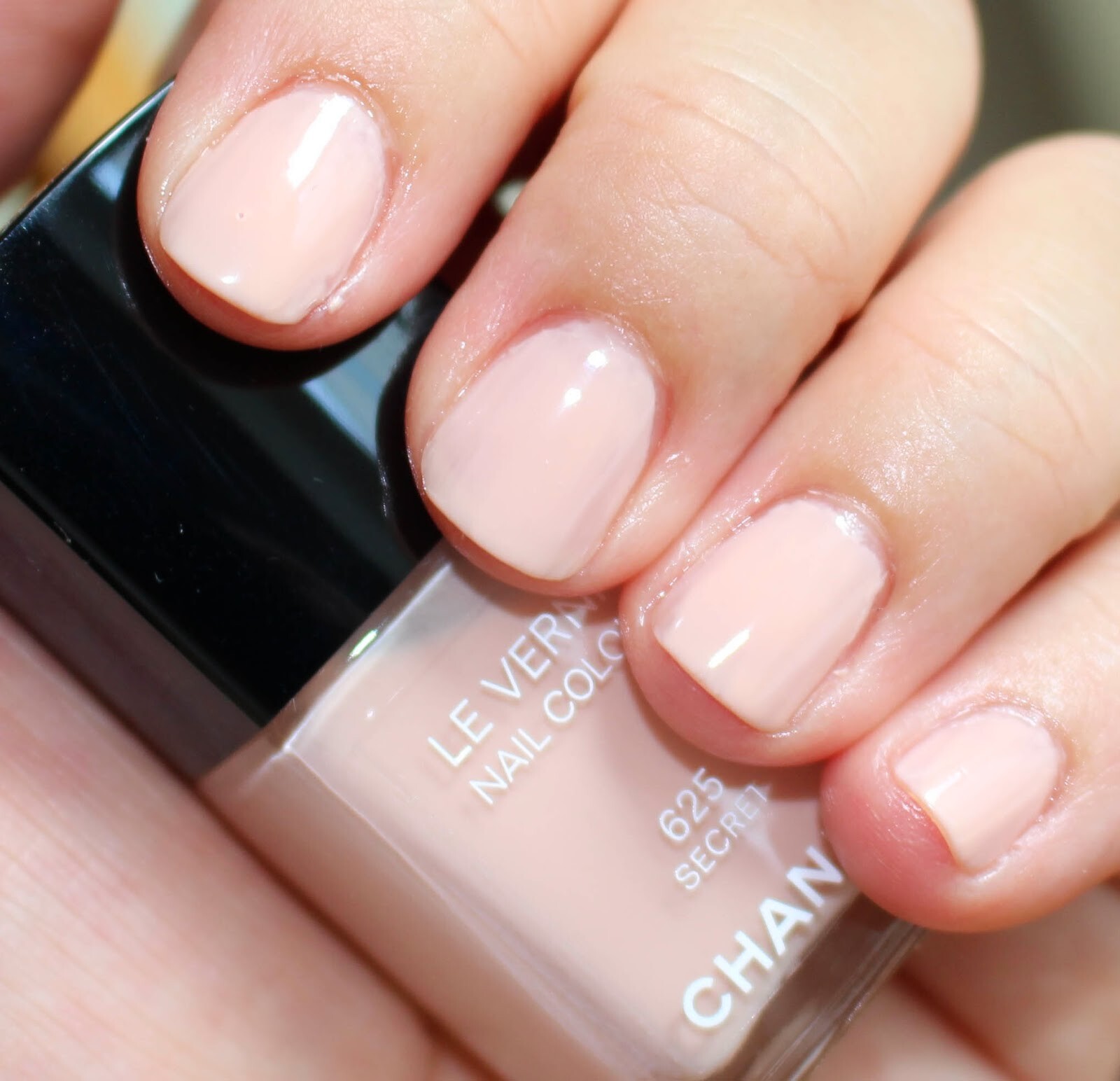chanel nude nail