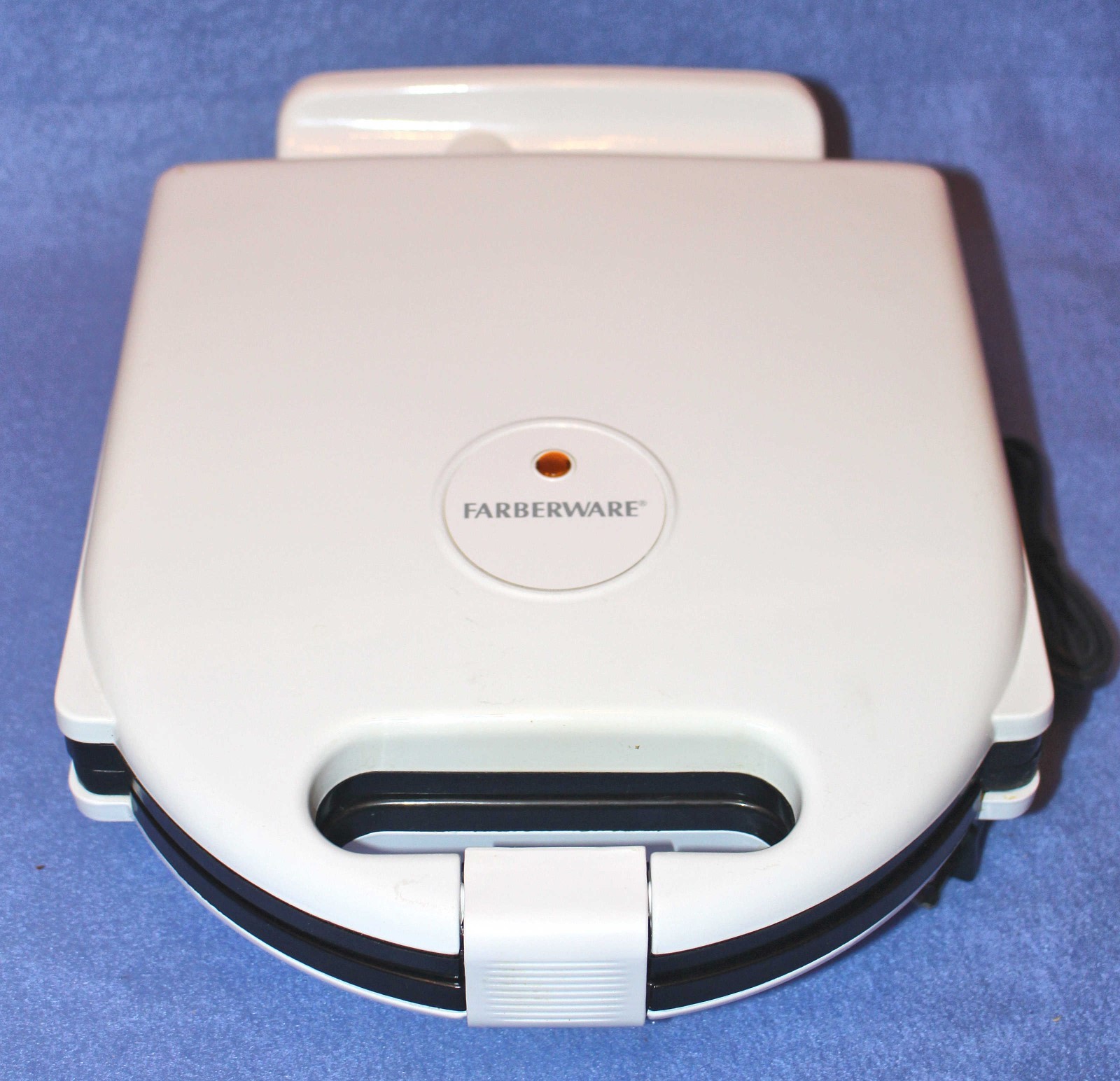 FARBERWARE BELGIAN WAFFLE MAKER, FSWM400