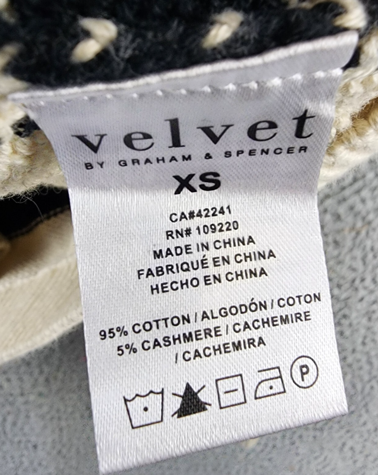 Velvet by Graham & Spencer Cashmere Blend Elodie Cardigan Women's XS Cream/Black - Picture 11 of 14