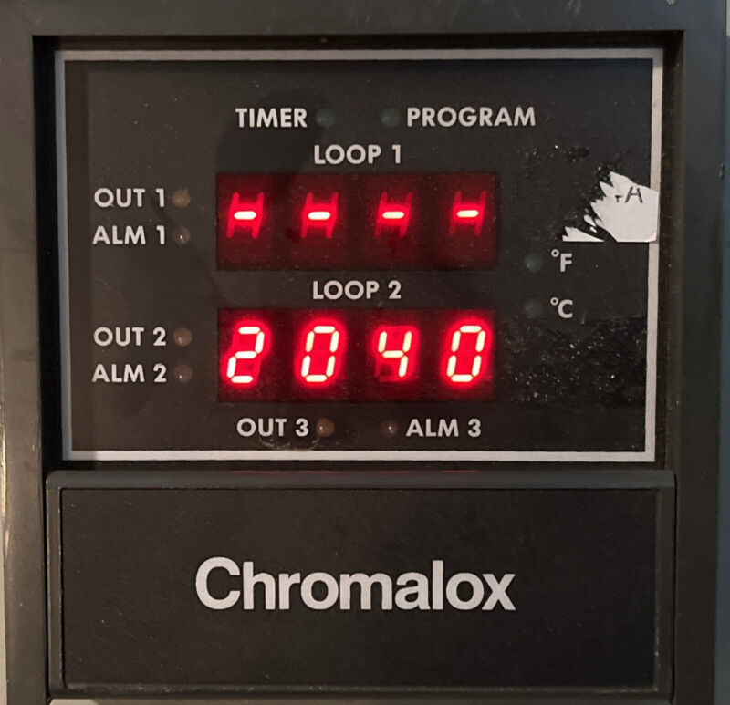 2040-11400 CHROMALOX  DUAL LOOP CONTROLLER MICRO PROCESSOR BASED CONTROLLER