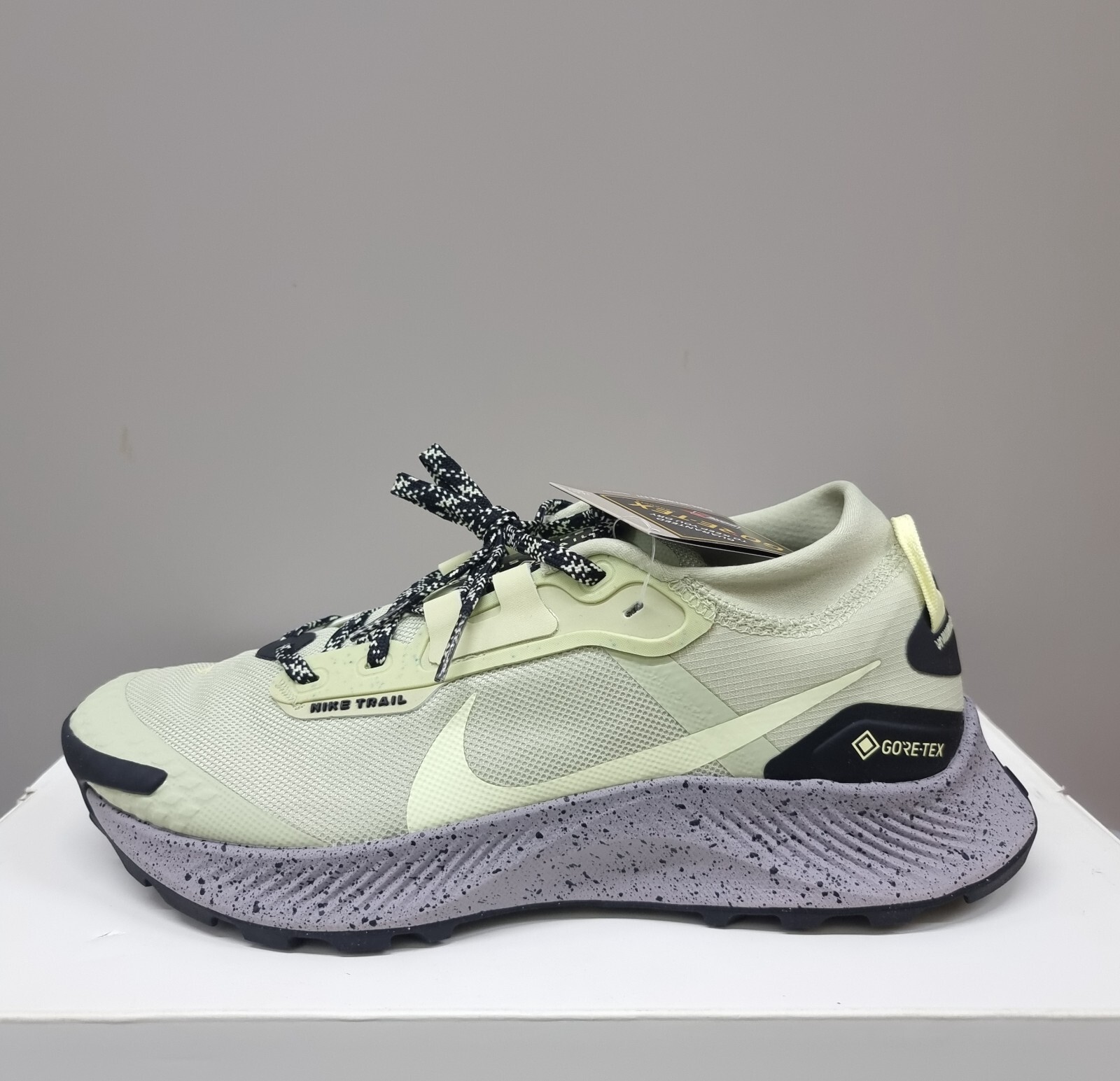nike women's gore tex trainers