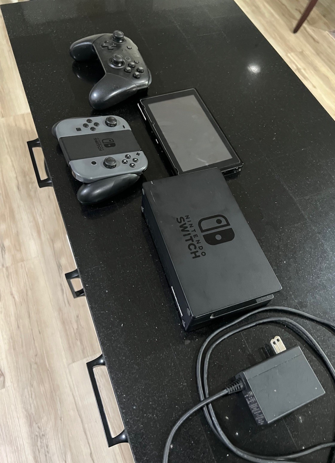 Nintendo Switch Handheld Console System - Mod HAC-001(-01