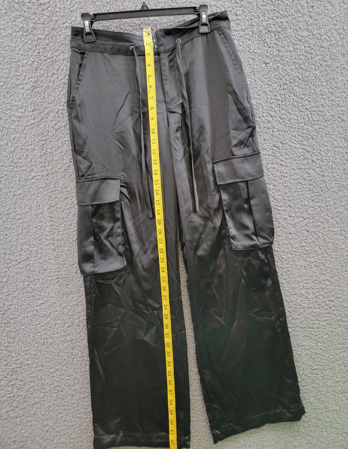 Sanctuary Eve Semi-High-Rise Satin Cargo Pants Women 26 Black Front Zip Closure - Picture 6 of 14