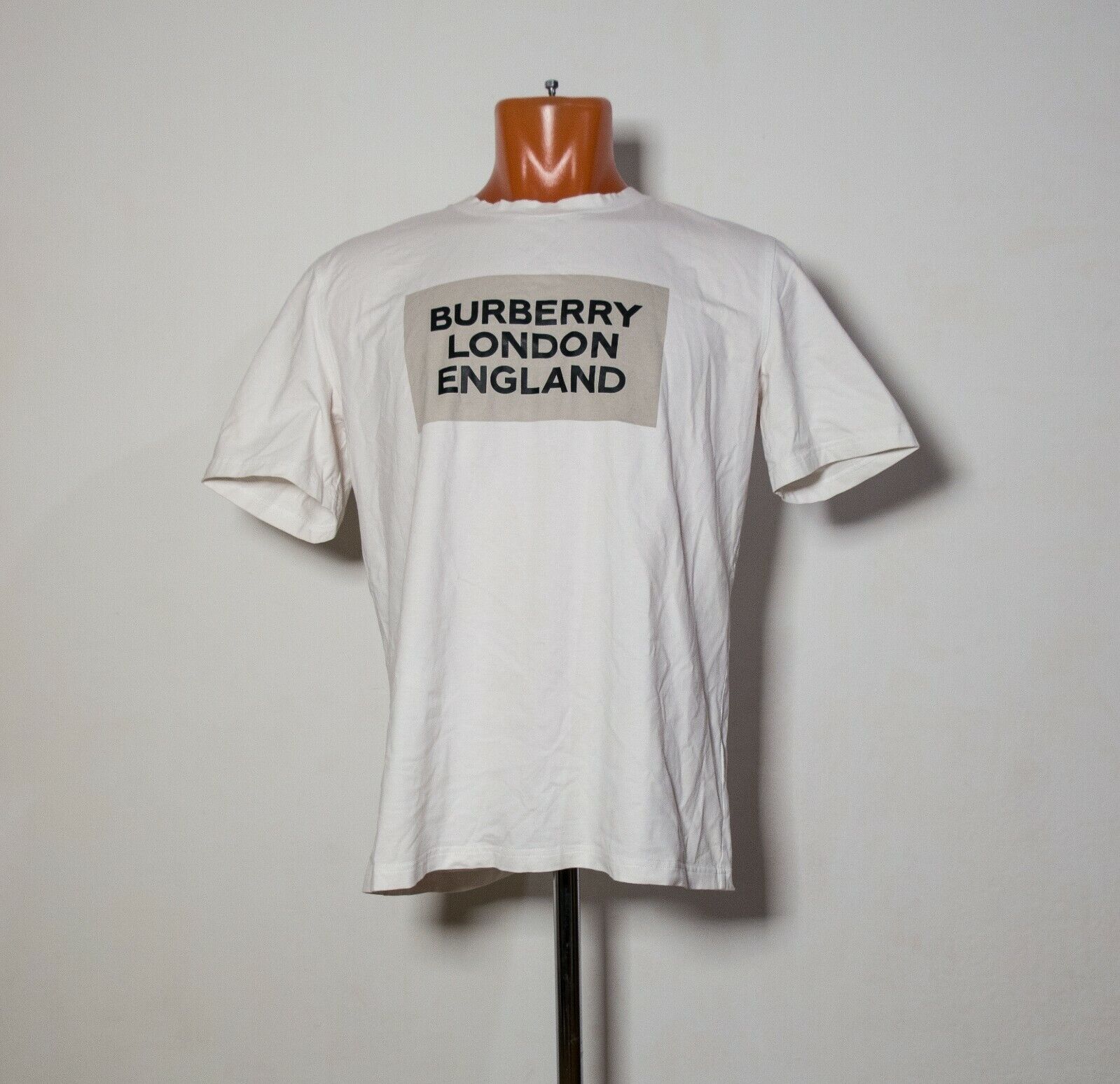 Burberry Men London England Logo White T Shirt Size L Tee Burberry Men London England Logo White T Shirt Size L Tee