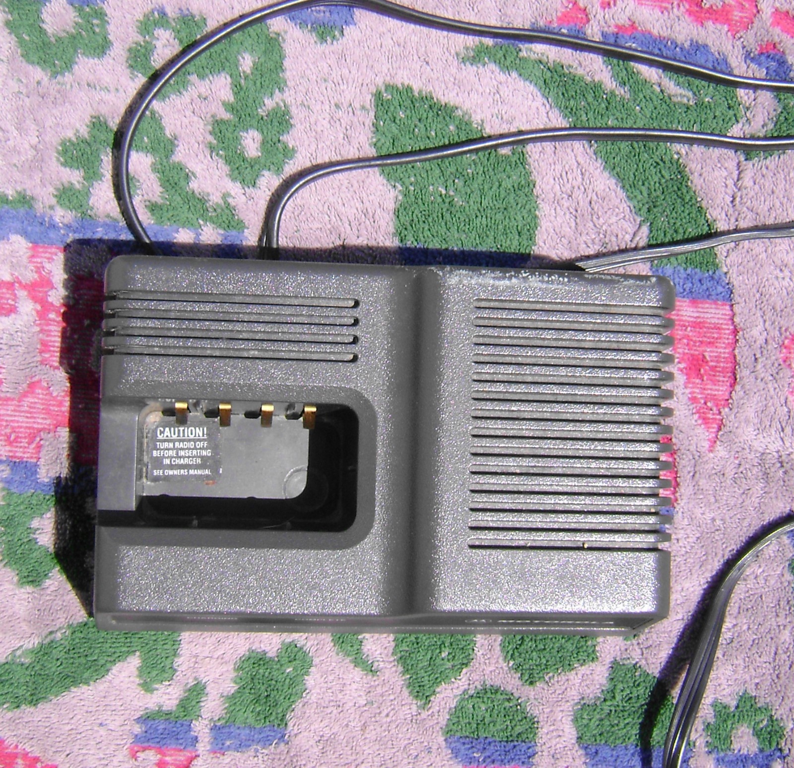 Motorola MT1000 MT600 MTX800 MTX810 Portable Radio Charger NTN4633B