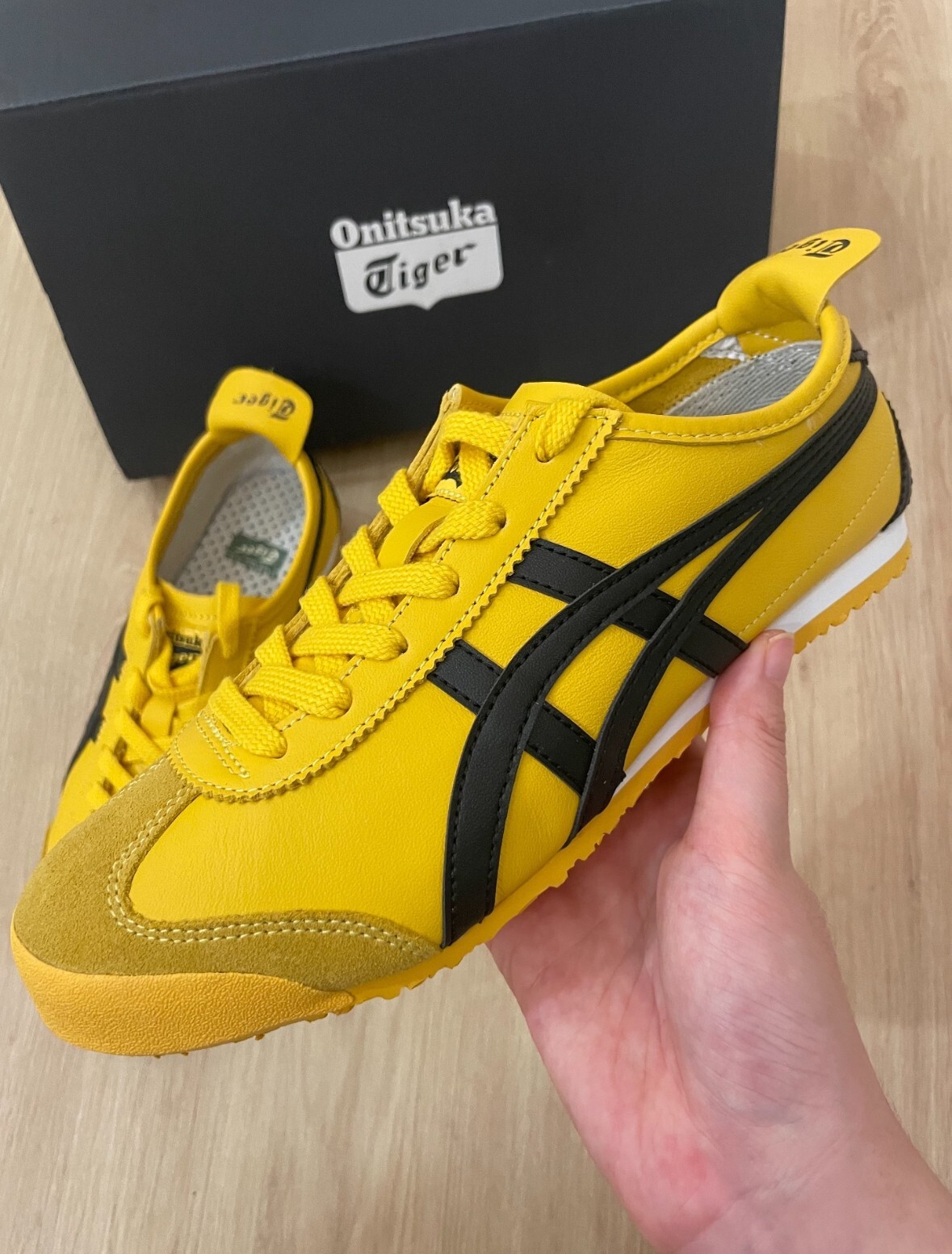 1183C102-751 Onitsuka Tiger Mexico 66 'Kill Bill' size 7-11
