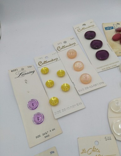 Lot of Vintage Buttons, Le Chic,La petite,Costumakers,Lansing