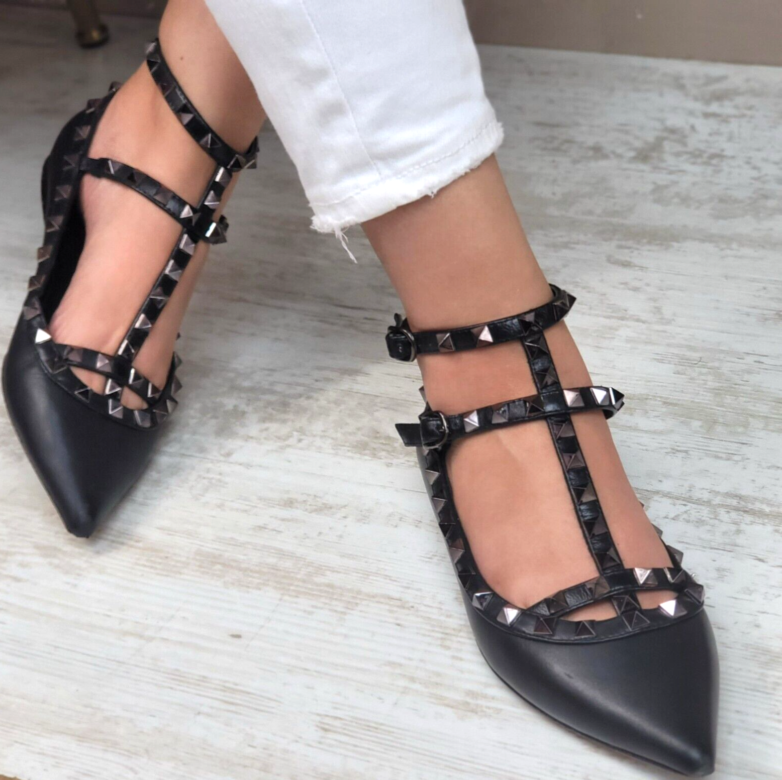 NEW Valentino Garavani rockstud ankle boot Strap Pebbled