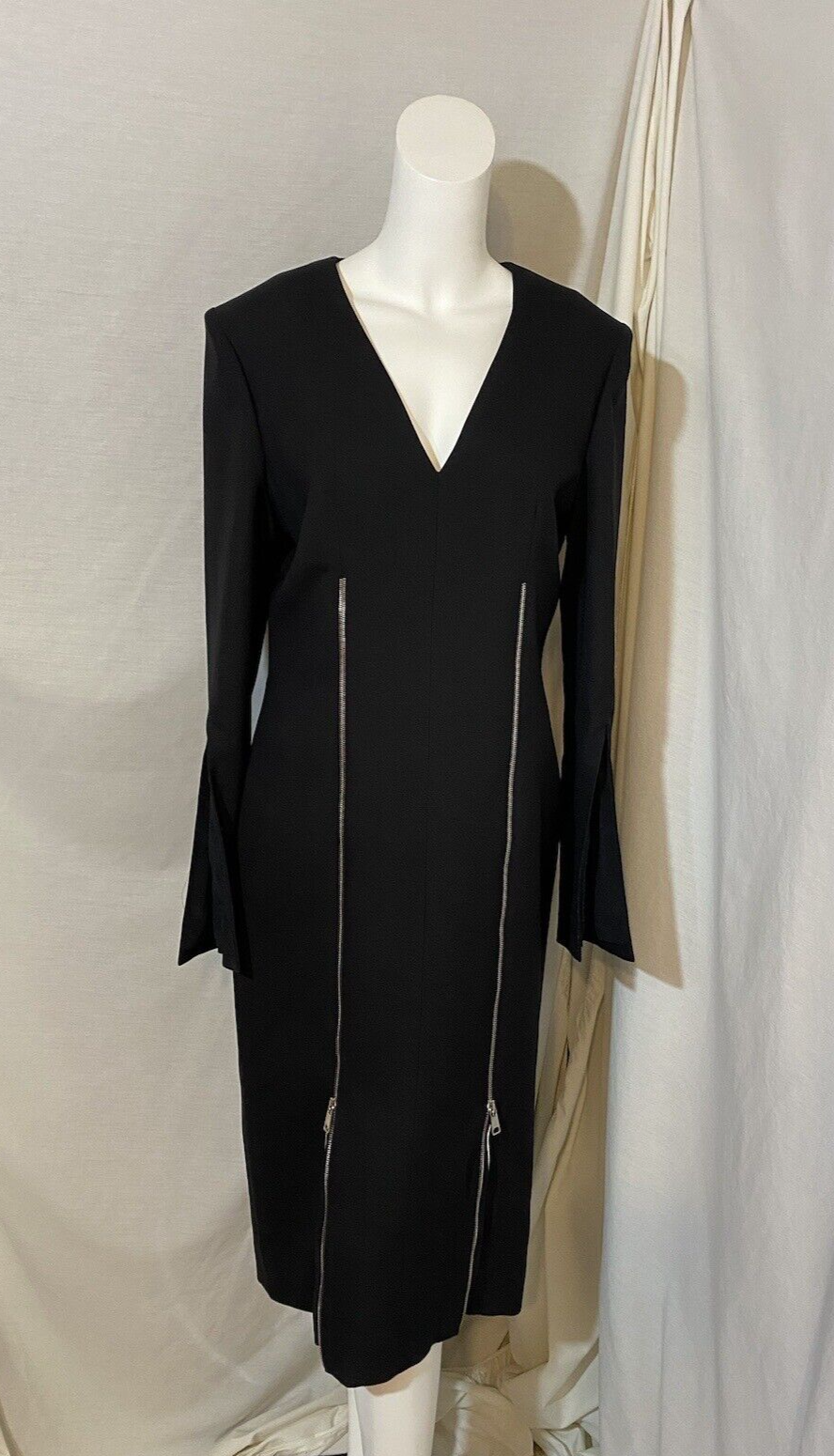 【送料&関税込】Alexander McQueen Zipped Long Sleeved Dress Alexander McQueen Black Dress with Front Zippers & Split