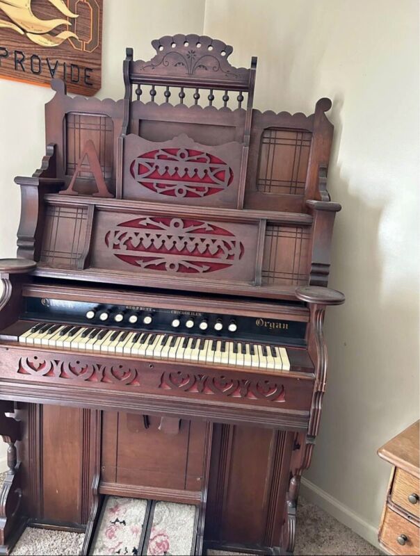 1800s Crown Geo. P. Bent Pump Organ - Chicago, Illinois 