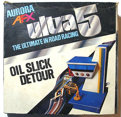 1977 Aurora Speedsteer Ultra5 Slot less Car OIL SLICK DETOUR Track Obstacle 3102