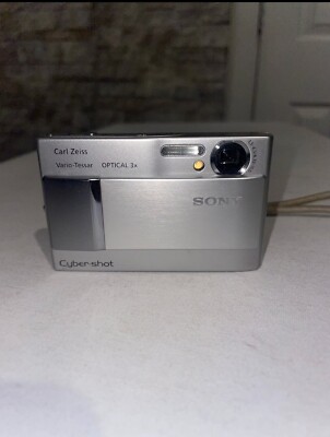 Sony Cyber-shot DSC-T10 7.2MP 3X zOOM Digital Camera White MINT 16GB SD Bundle
