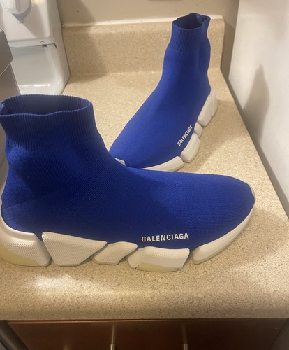 バレンシアガ　グレーメンズ　speed2.0 Men's Speed 2.0 Recycled Knit Sneaker in Black | Balenciaga US