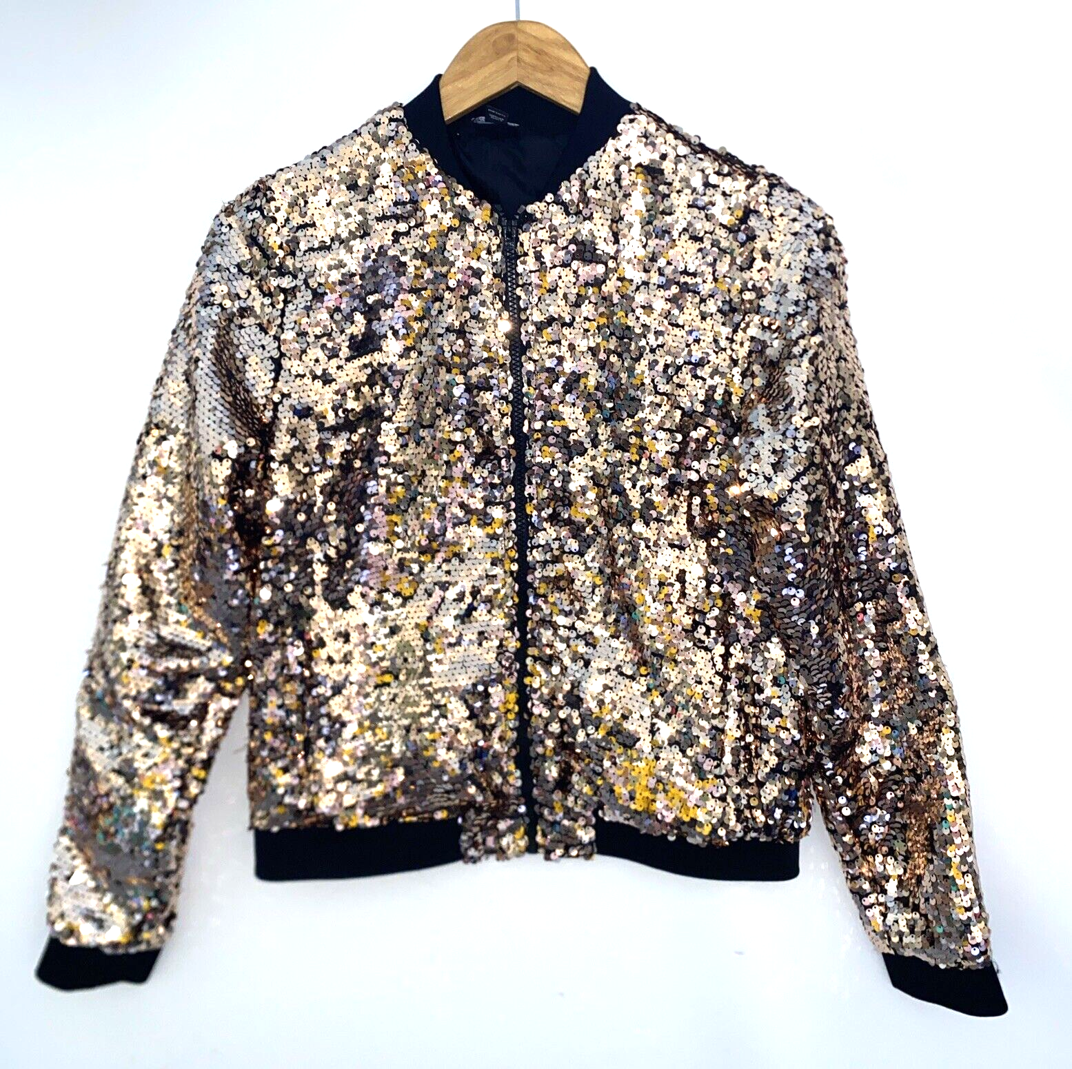 送料&関税込】Herno Sequin Embellished Zip-up Jacket Herno
