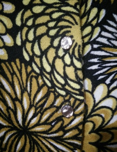 VTG 50s black mustard cardi sweater Crepe-lene floral pearl buttons L G113