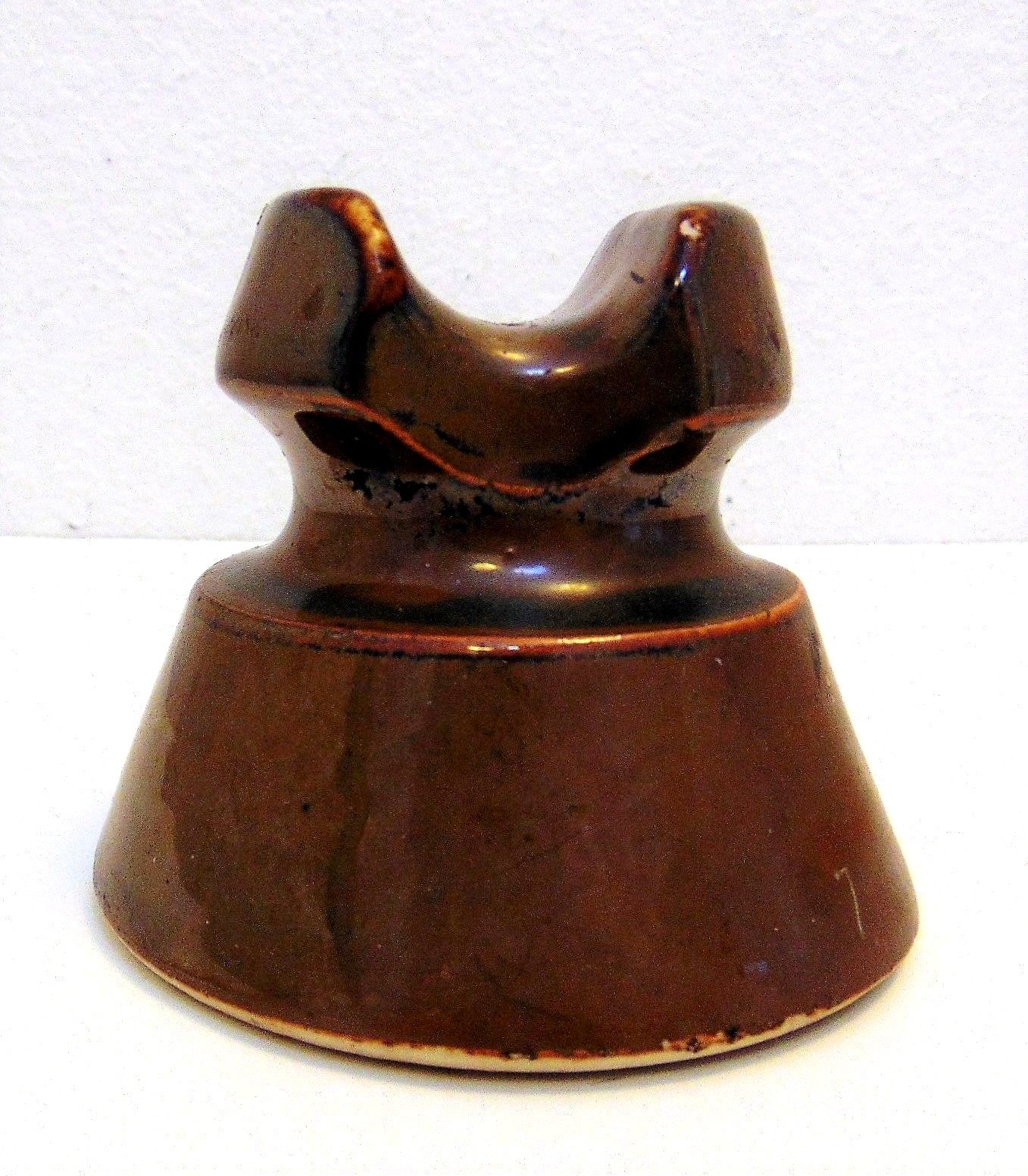 Vintage Brown Ceramic Saddle Top 3.15