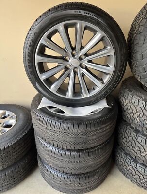 2022-2024 Jeep Grand Wagoneer 22  OEM Machined Charcoal Wheels & Tires