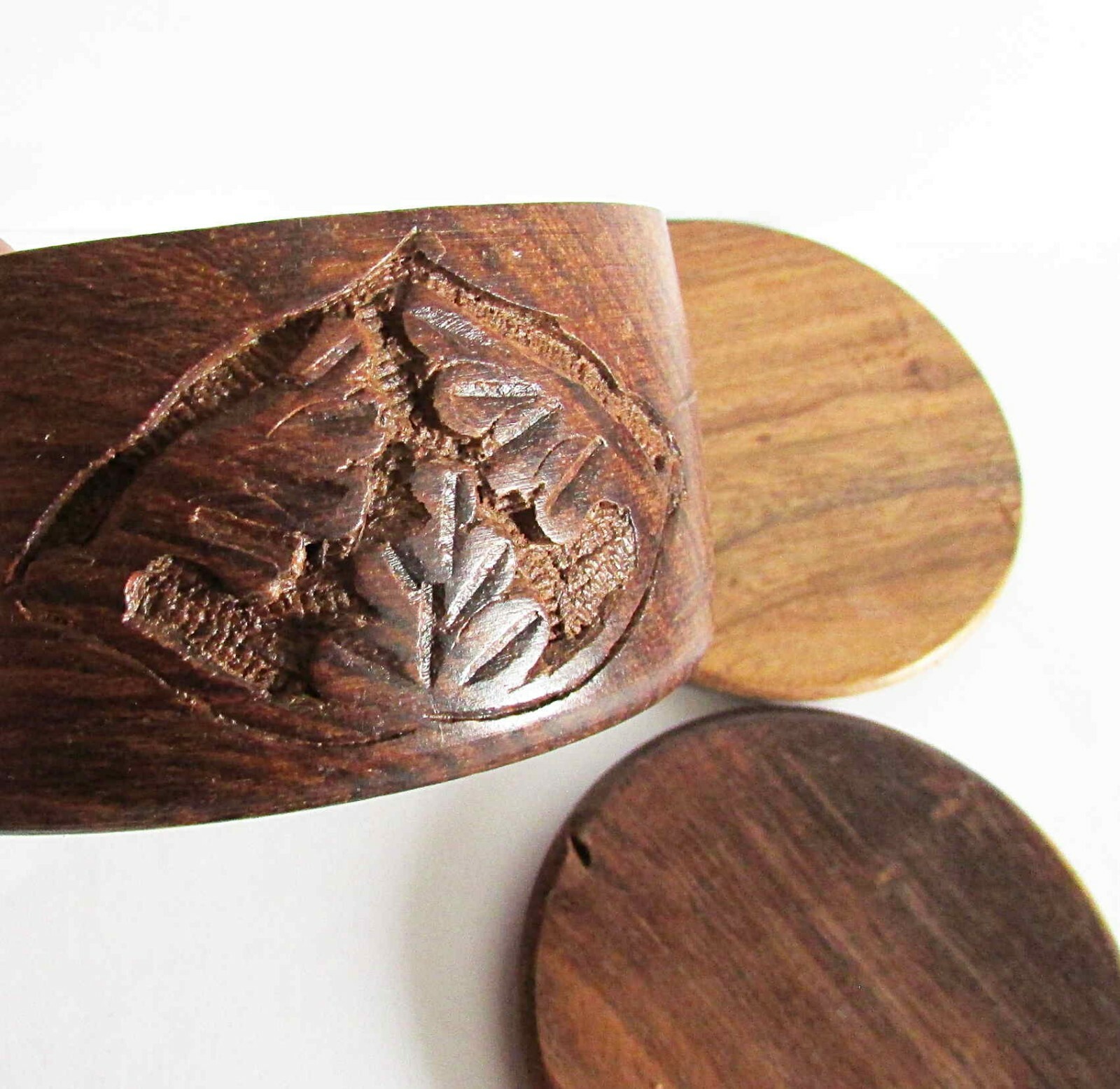 Vintage Handcrafted Carved Wood Drink Coasters 6 Plus Case FREE SH