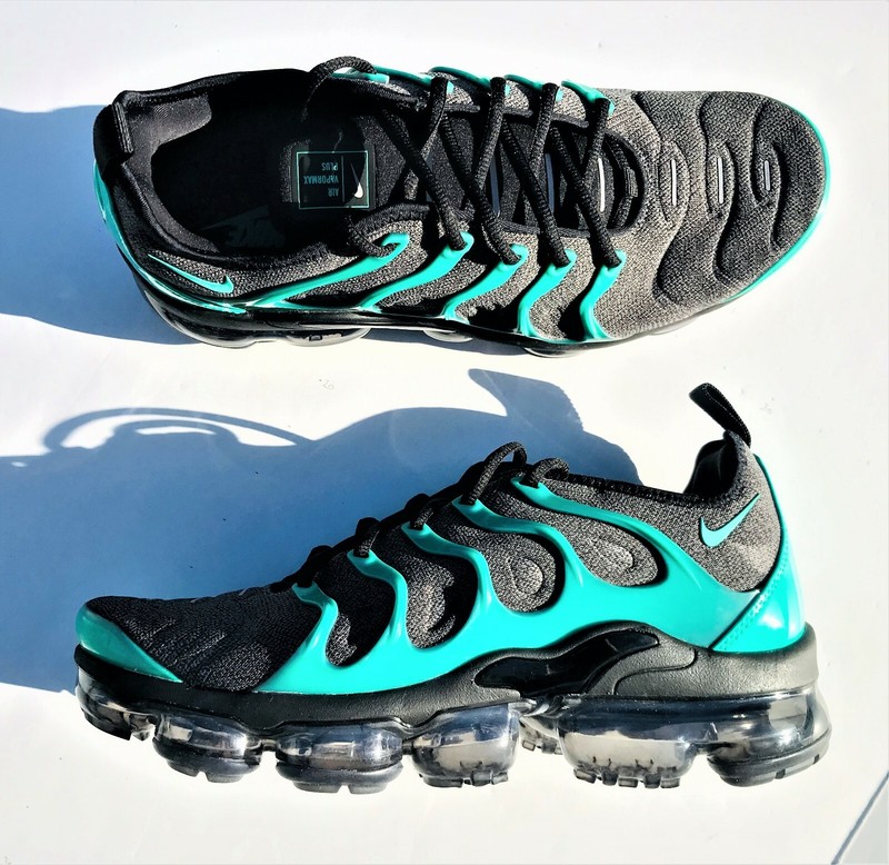 vapormax plus eagles