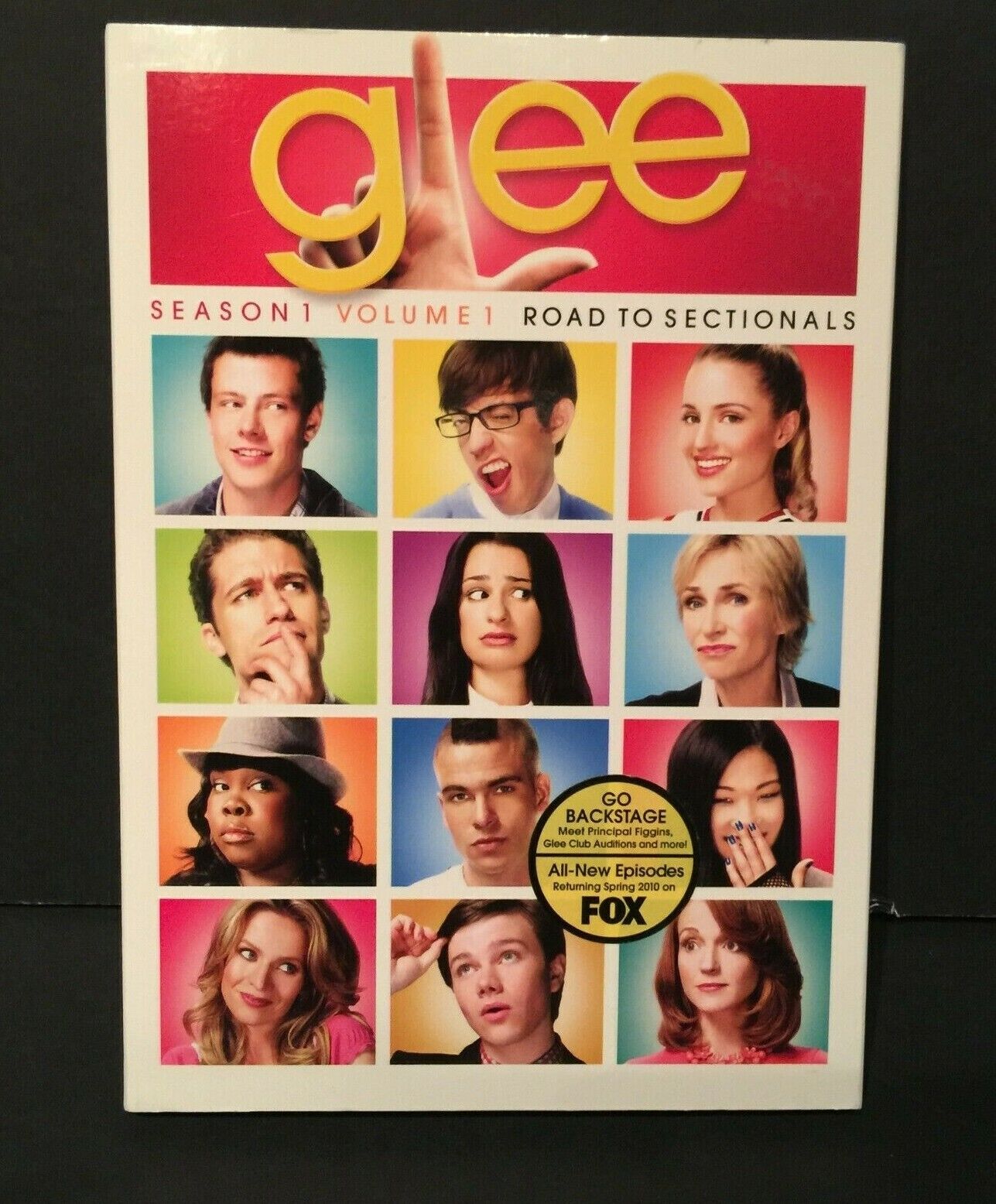 GLEE SEASON 1 VOLUME 1---4 DISC SET 13 EPISODES DVD GLEE SEASON 1 VOLUME 1---4 DISC SET 13 EPISODES DVD