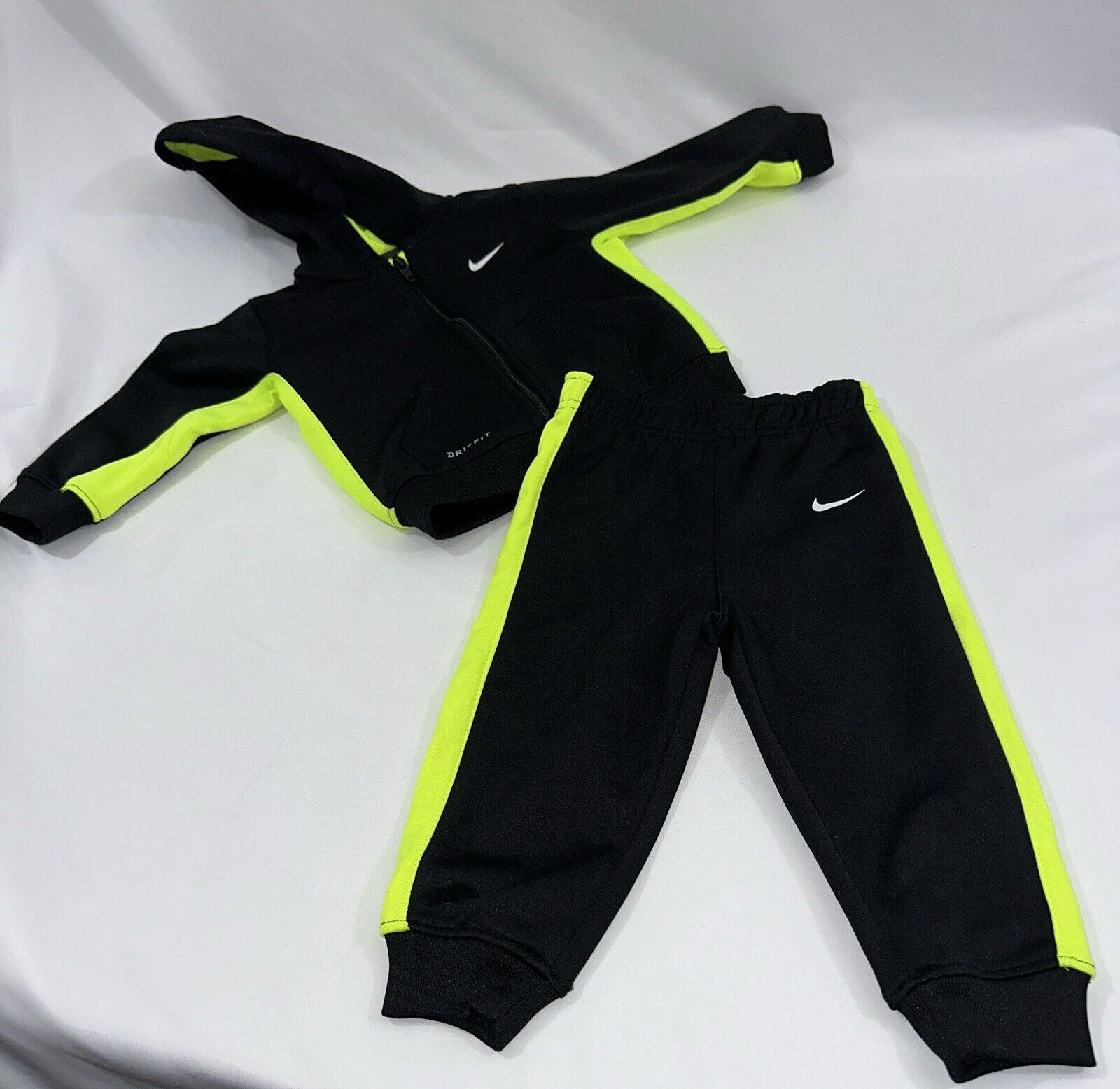 Nike Boys 18Ms Tracksuit Black White Swoosh Chartreuse Neon Core Yellow/Green  | eBay