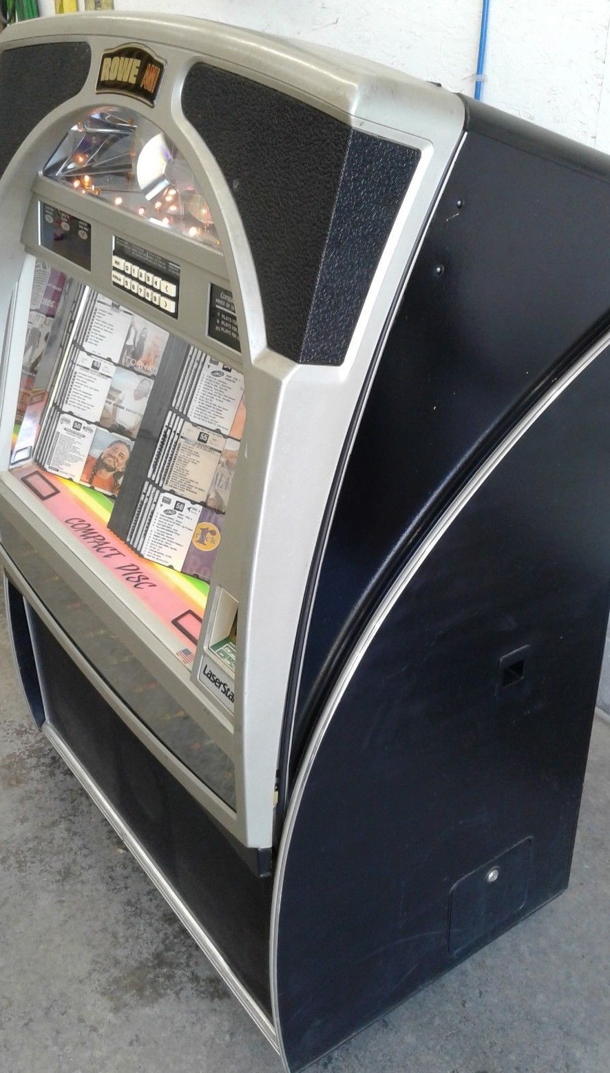 ROWE AMI CD-100C Jukebox, Black w/ Silver accent trim, includes random discs